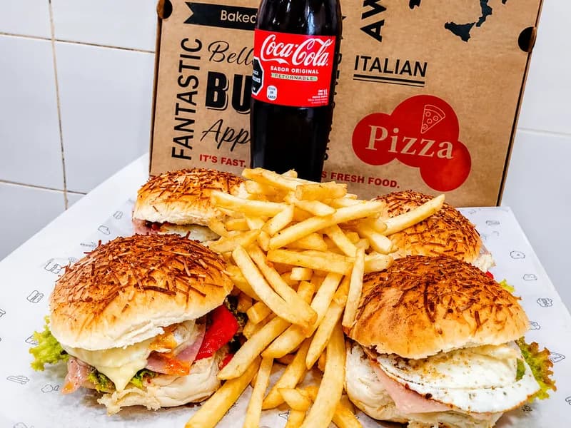 Combo 3 - 4 hamburguesas completas y Pepsi