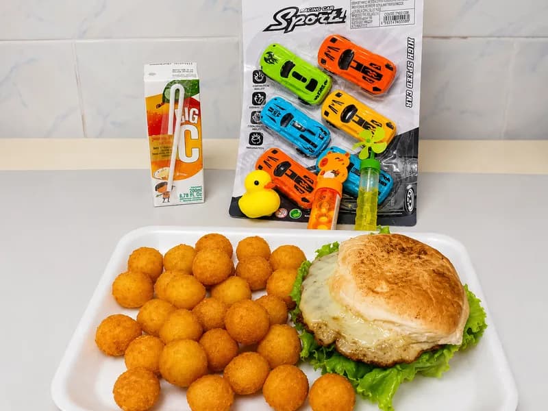 Combo infantil hamburguesa
